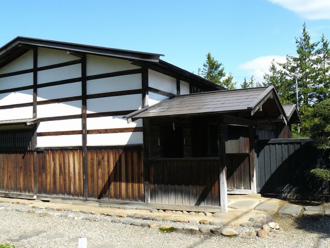 ���ɓ��ƏZ��i�X���O�O�s�̕��Ɖ��~�j