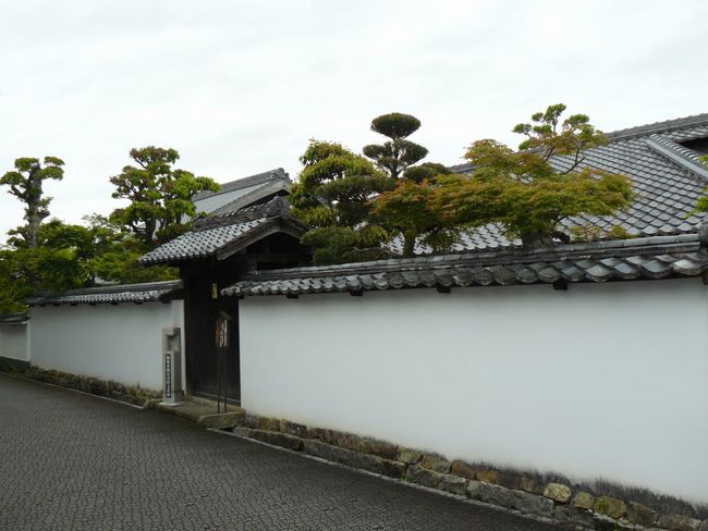 ������ƏZ��i���Ɍ������s�̕��Ɖ��~�j