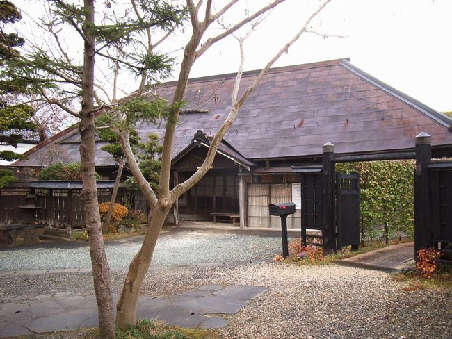 ���c�R�ƏZ��i�{�錧���c���̕��Ɖ��~�j