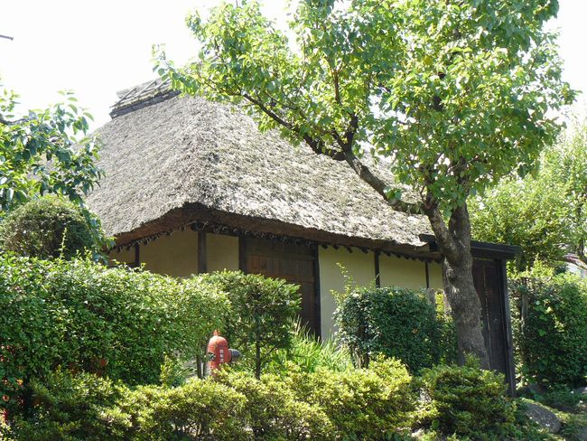 ���n�ӉƏZ��i���쌧���J�s�̕��Ɖ��~�j