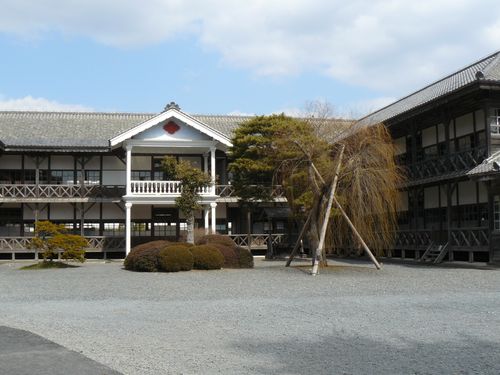 ���o�č����q�포�w�Z