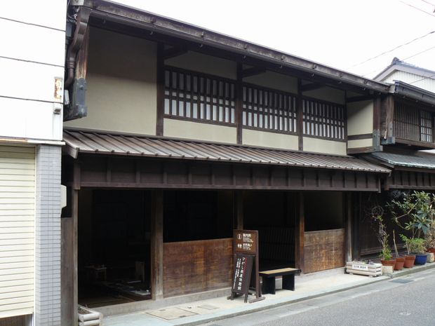 ����s�E���N�g�ƏZ��