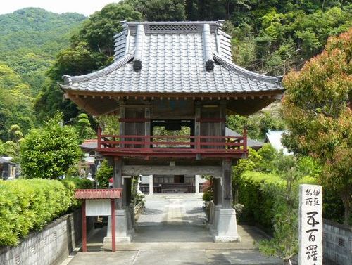 �������i�É����E���ɓ����j