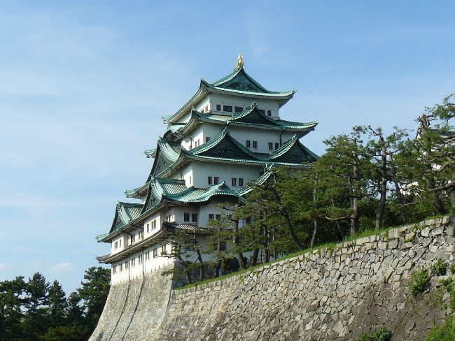 ���É���